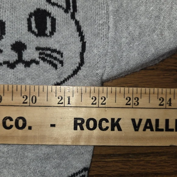 No Boundaries Cat Face Cropped Cardigan Size Medium Gray Soft Sweater AOP NWOT - Picture 5 of 7